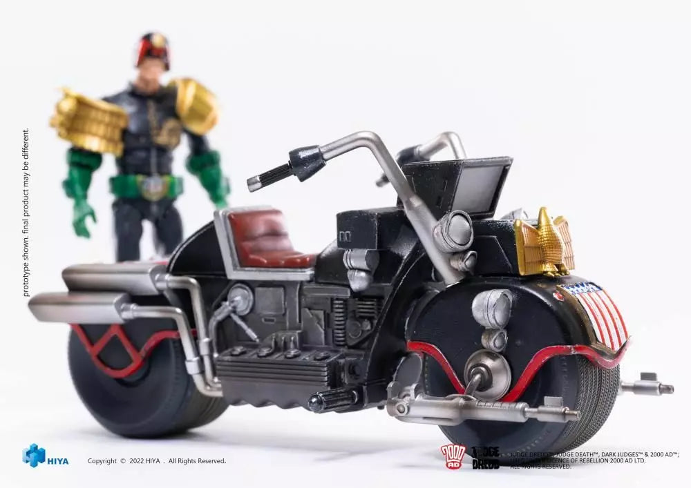 Judge Dredd - Dredd and Lawmaster 1/18 Scale Figure (LED)