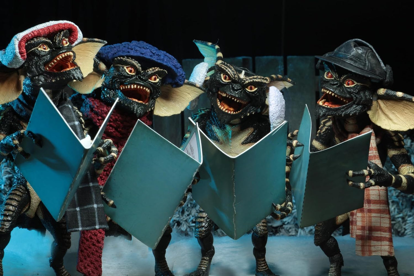 NECA - Gremlins - Christmas Carol Winter Scene (2 pack wide release) (Figura de 7")