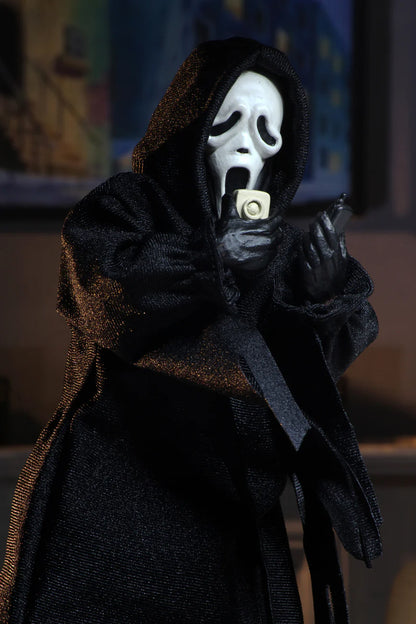 NECA - Ghost Face (Figura de 8" con ropa de tela)