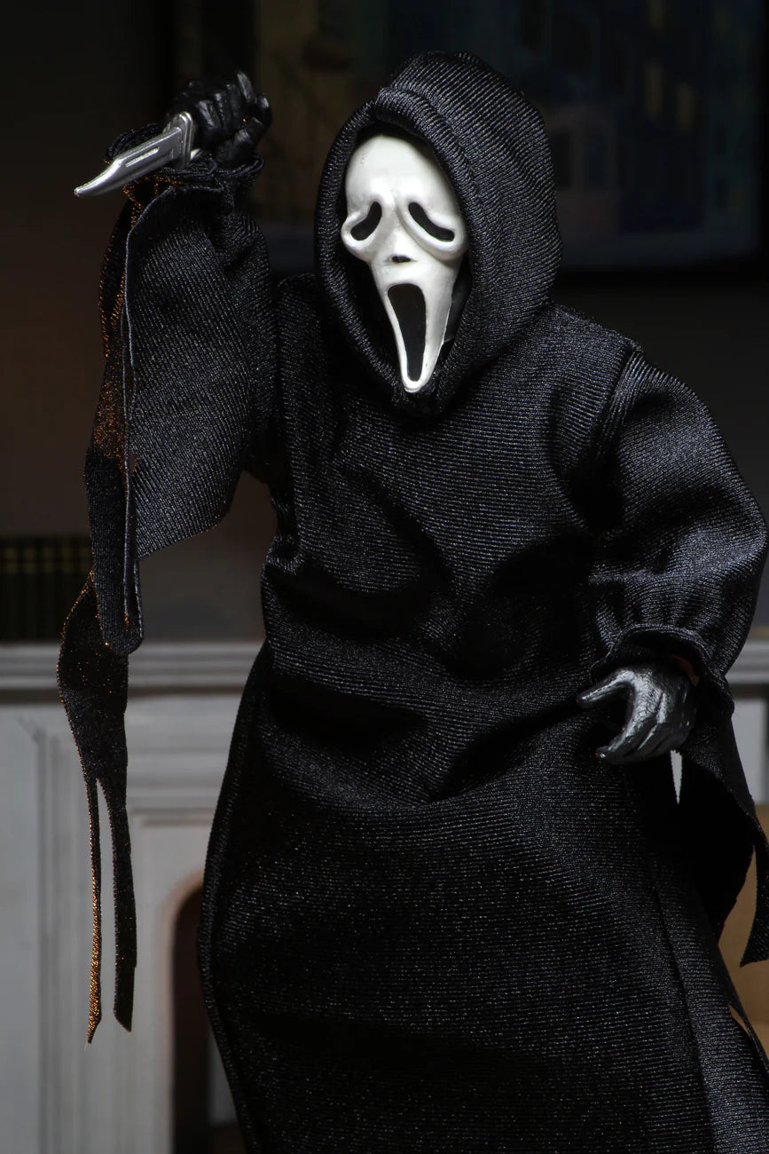 NECA - Ghost Face (Figura de 8" con ropa de tela)