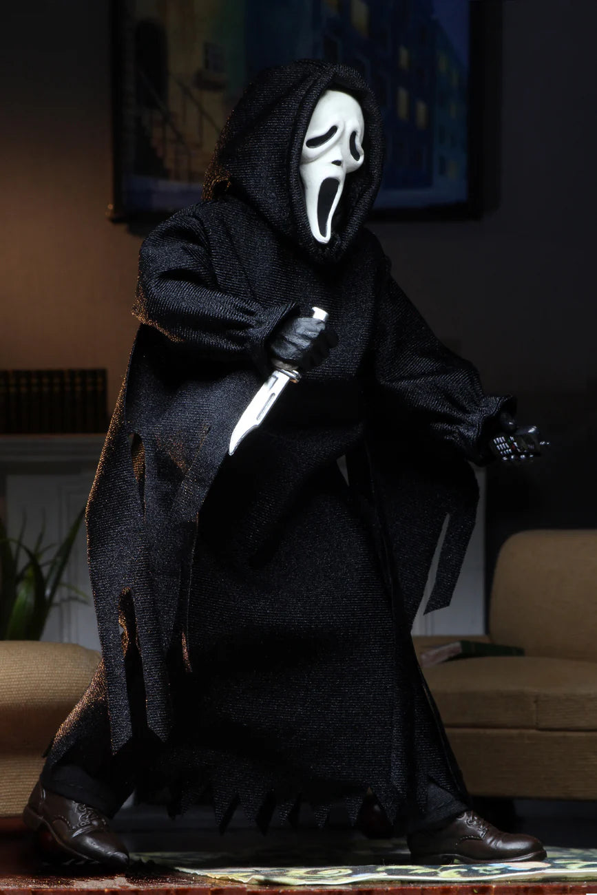 NECA - Ghost Face (Figura de 8" con ropa de tela)