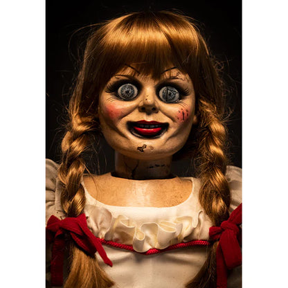 The Conjuring Universe: Annabelle - Figura de 40 pulgadas Prop Replica 1:1 - Annabelle possesed