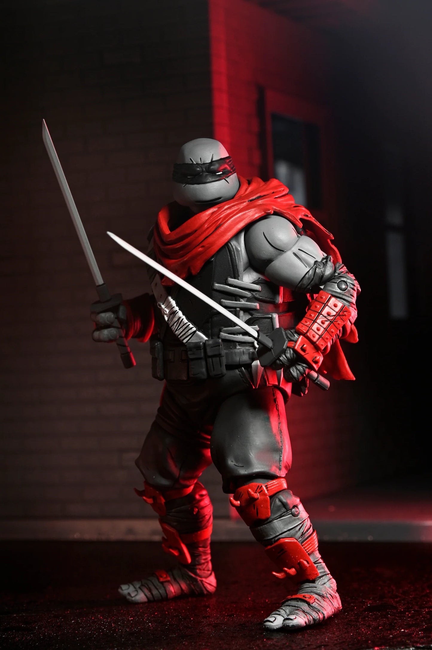 NECA - TMNT: The Last Ronin: Lost Years - Ultimate Nightwatcher Leonardo (Figura de 7")