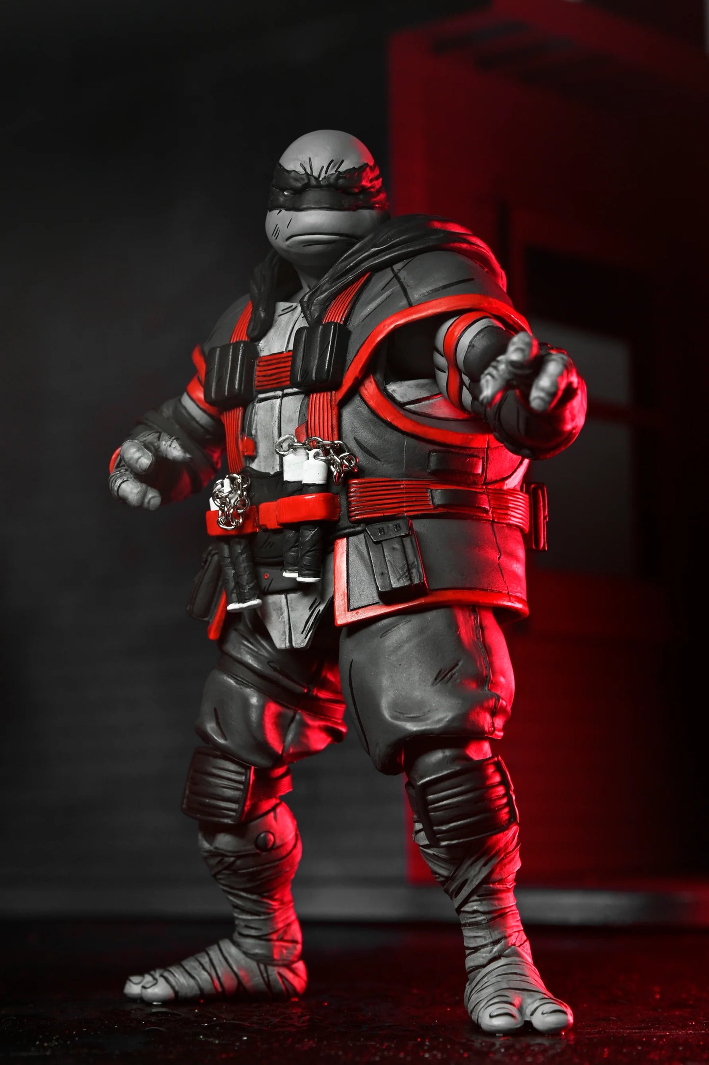 NECA - TMNT: The Last Ronin: Lost Years - Ultimate Nightwatcher Michelangelo (Figura de 7")