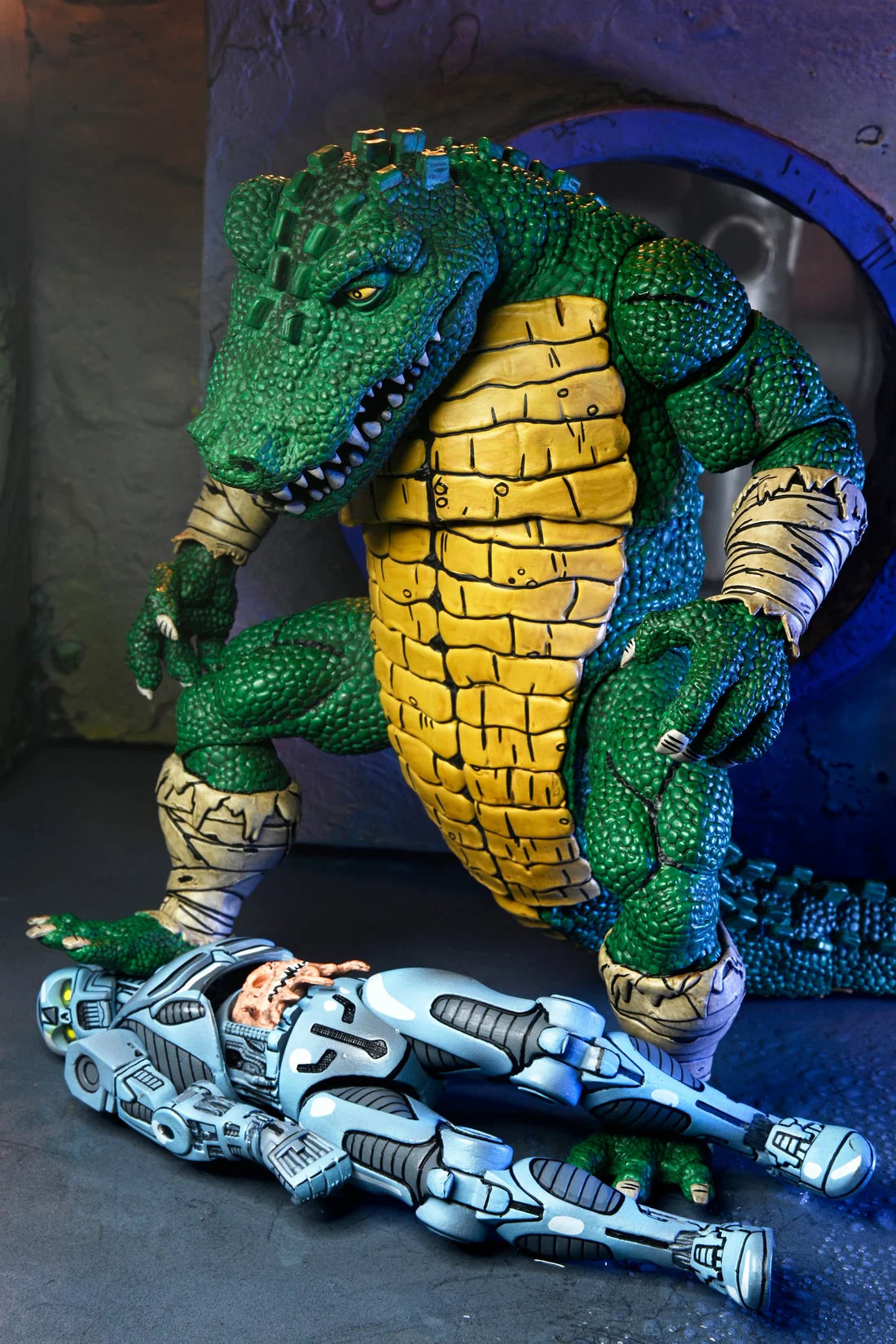 NECA - Teenage Mutant Ninja Turtles (Mirage Comics) - Leatherhead Deluxe Figure (Figura de 7")