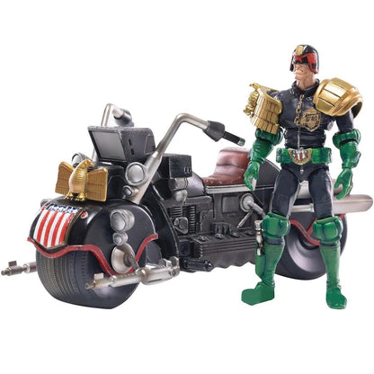 Judge Dredd - Dredd and Lawmaster 1/18 Scale Figure (LED)