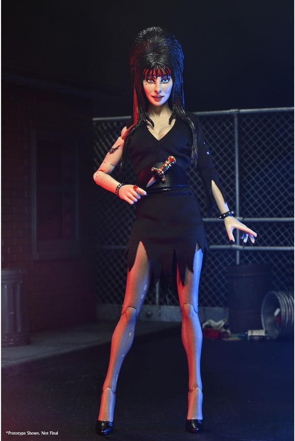 NECA - Elvira Commando (Figura de 8")