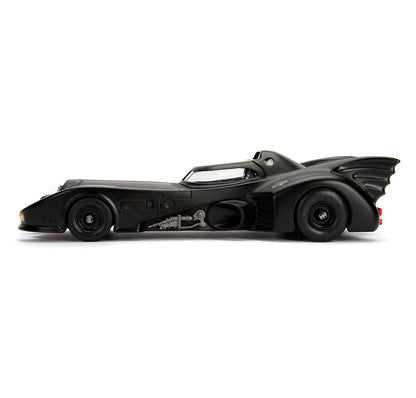 JADA TOYS - Batman - Die Cast Hollywood Rides - 1989 Batmobile with Batman Figure (Auto a escala 1:24)