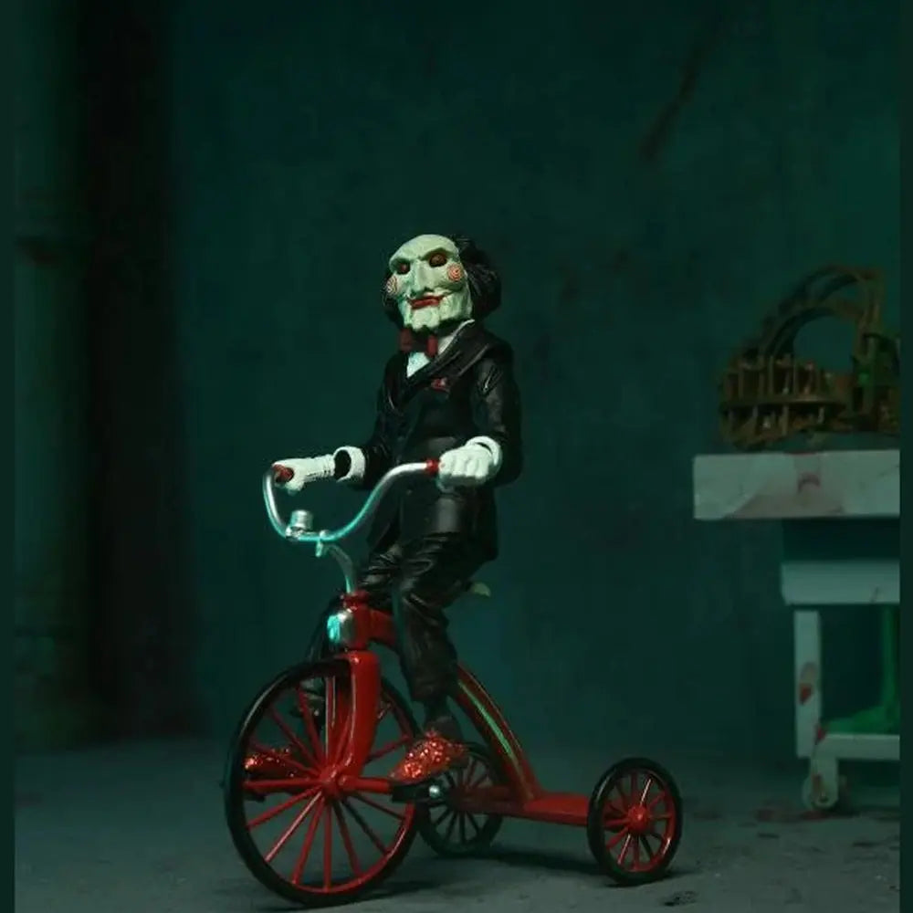 Saw - Figura a escala de 7 pulgadas Ultimate - Jigsaw Killer (Red Robe)