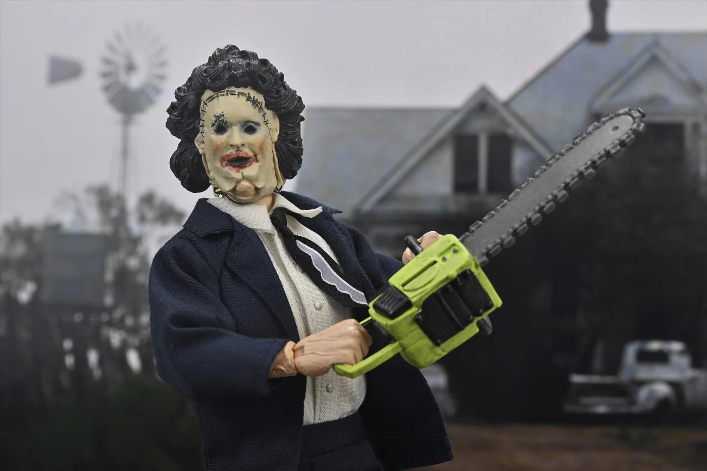 NECA - Texas Chainsaw Massacre - Leatherface (Pretty Woman Mask) 50th Anniversary (Figura de 8")