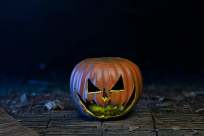 NECA - Halloween 6: Curse of Michael Myers - Michaels Myers Ultimate! (Figura de 7")