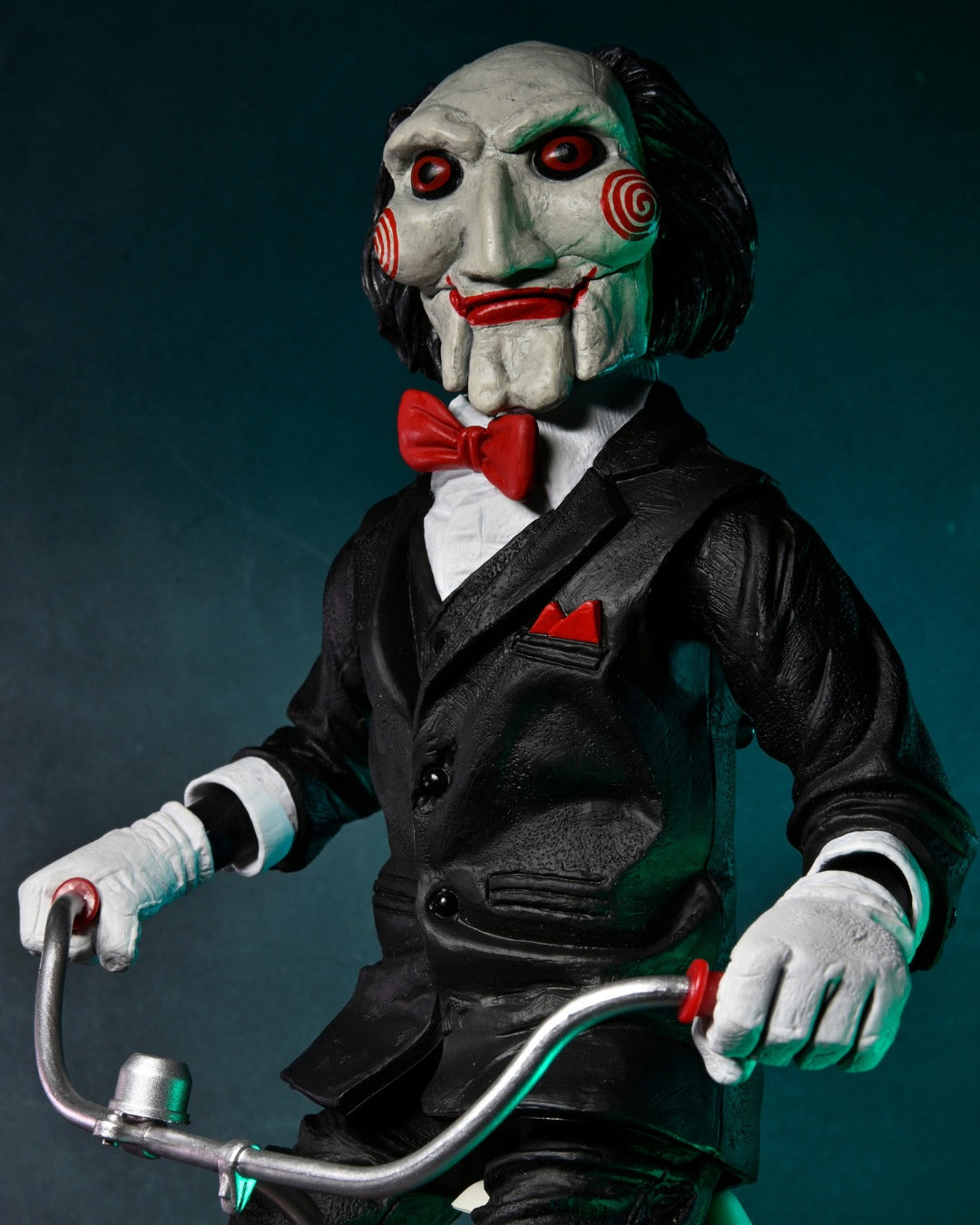NECA - Saw Billy with riding tricycle (Figura de 12" con sonido)