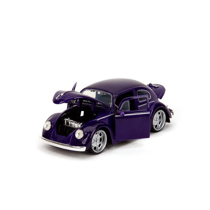 JADA TOYS - Volkswagen Beetle with Wednesday Addams and Thing Figures - Hollywood Rides (Auto escala 1:24)