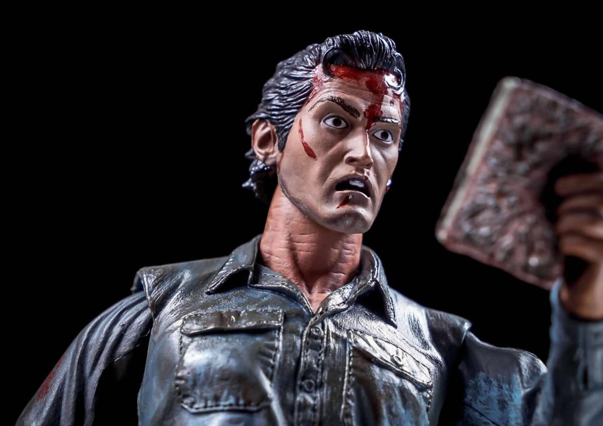 NECA - Evil Dead 2 - Ultimate Ash Figure - (Figura de 7")