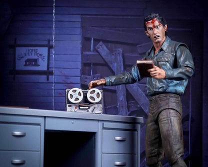 NECA - Evil Dead 2 - Ultimate Ash Figure - (Figura de 7")