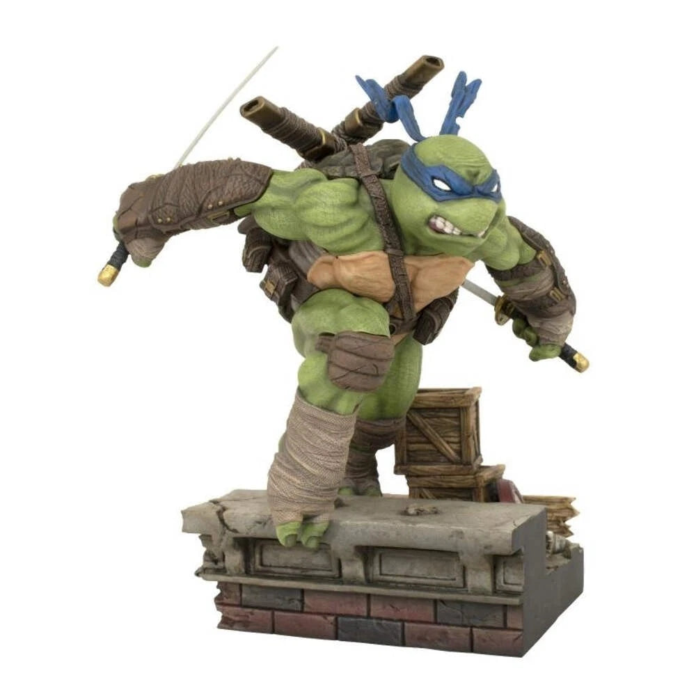 TMNT DLX Gallery - Leonardo PVC Statue Diorama - 12"